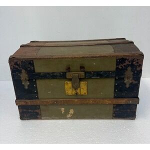 Vintage STEAMER TRUNK Salesman Sample storage chest dollhouse antique small toy